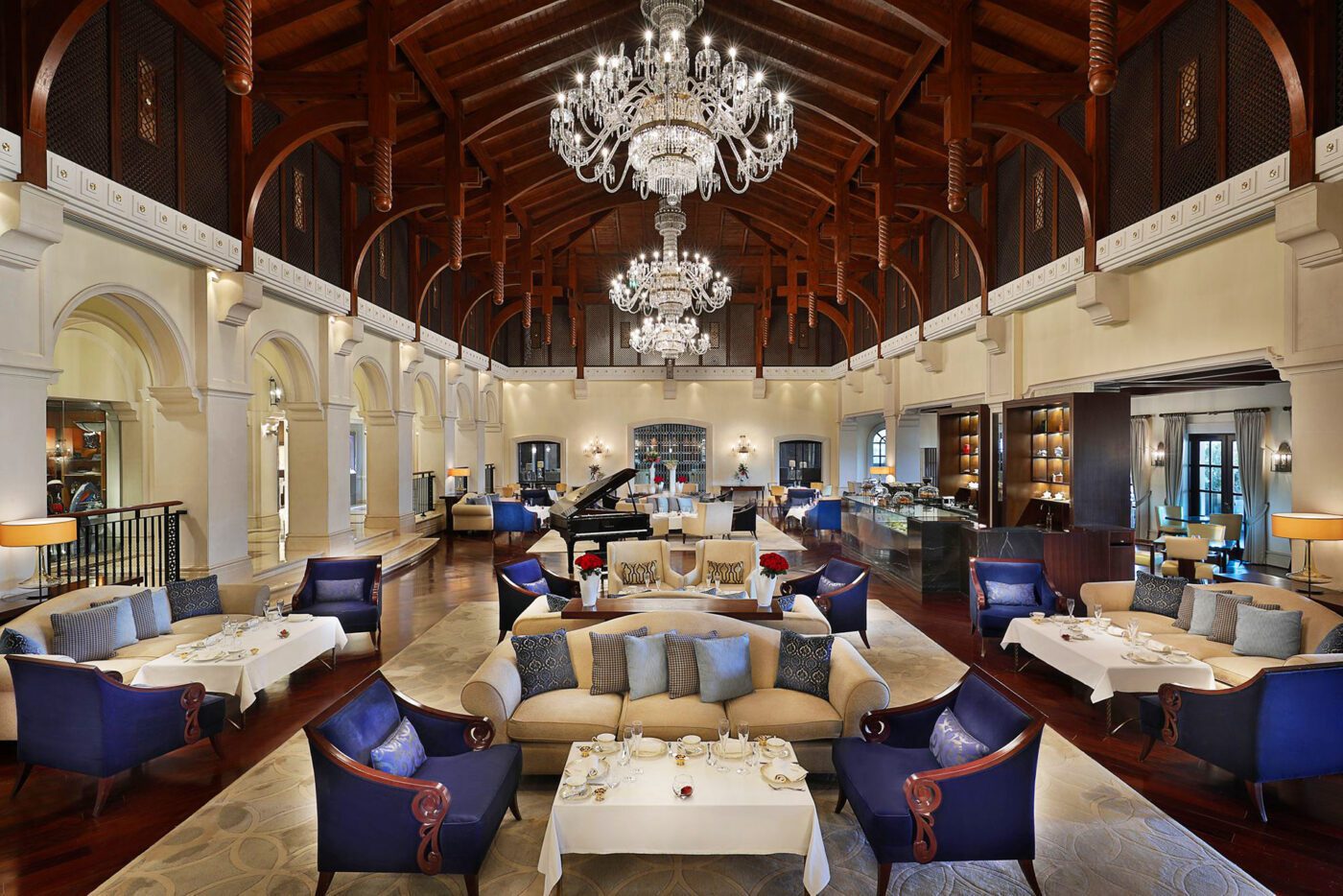 Ritz-Carlton Dubai lobby