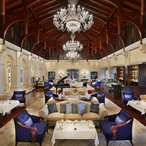 Ritz-Carlton Dubai lobby