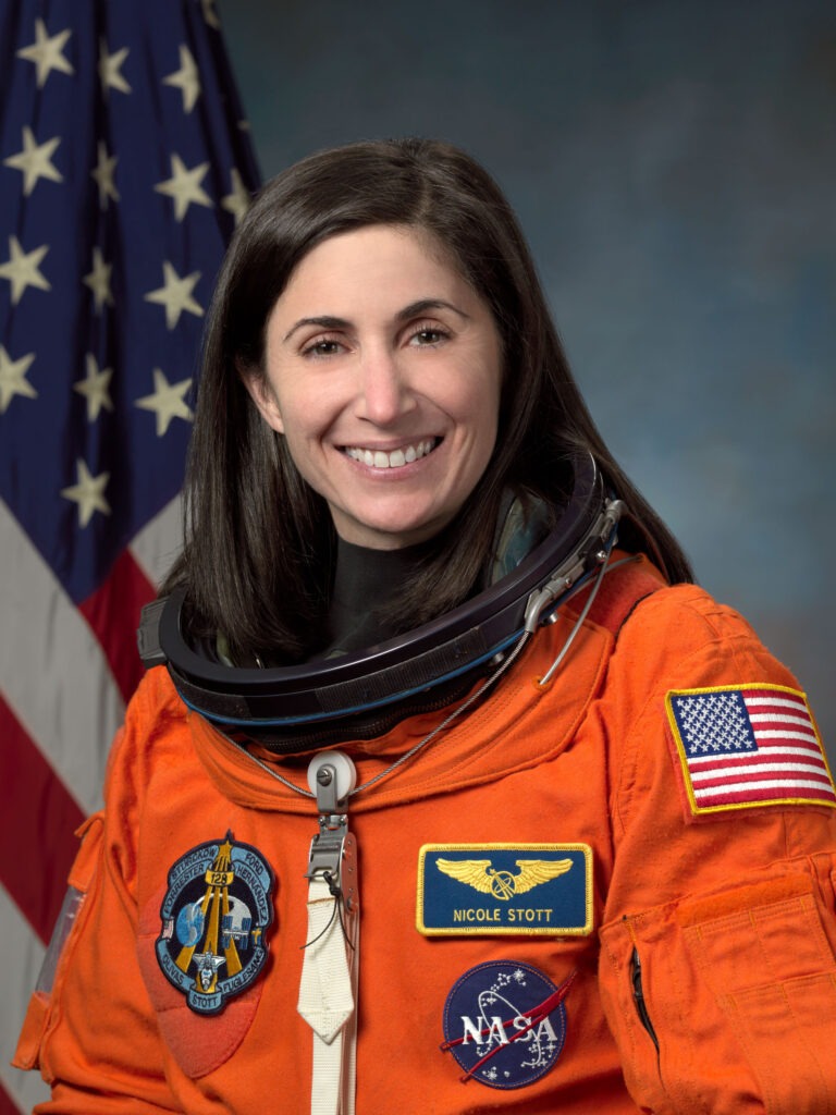 Nicole Stott astronaut 