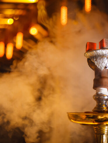 Shisha pipe with hot coals